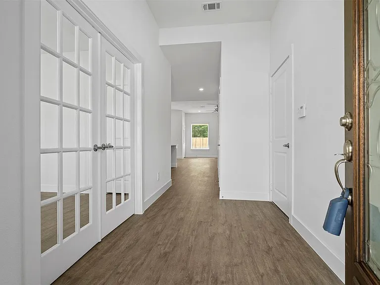 906 Golden Willow — Photo 3