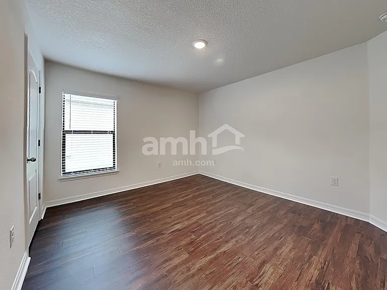 1741 Chatham Green Cir — Photo 15