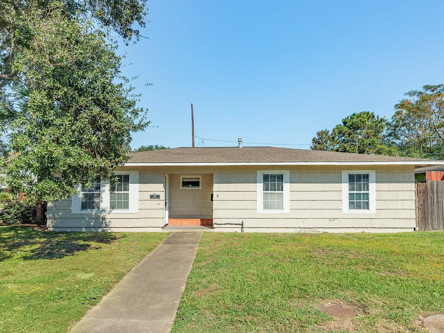 3 bed, 2.0 bath, 1500 sqft, $1,850 — Photo 2