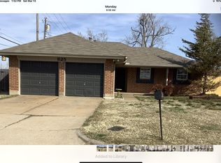 825 Sunset Dr, Edmond, OK 73003
