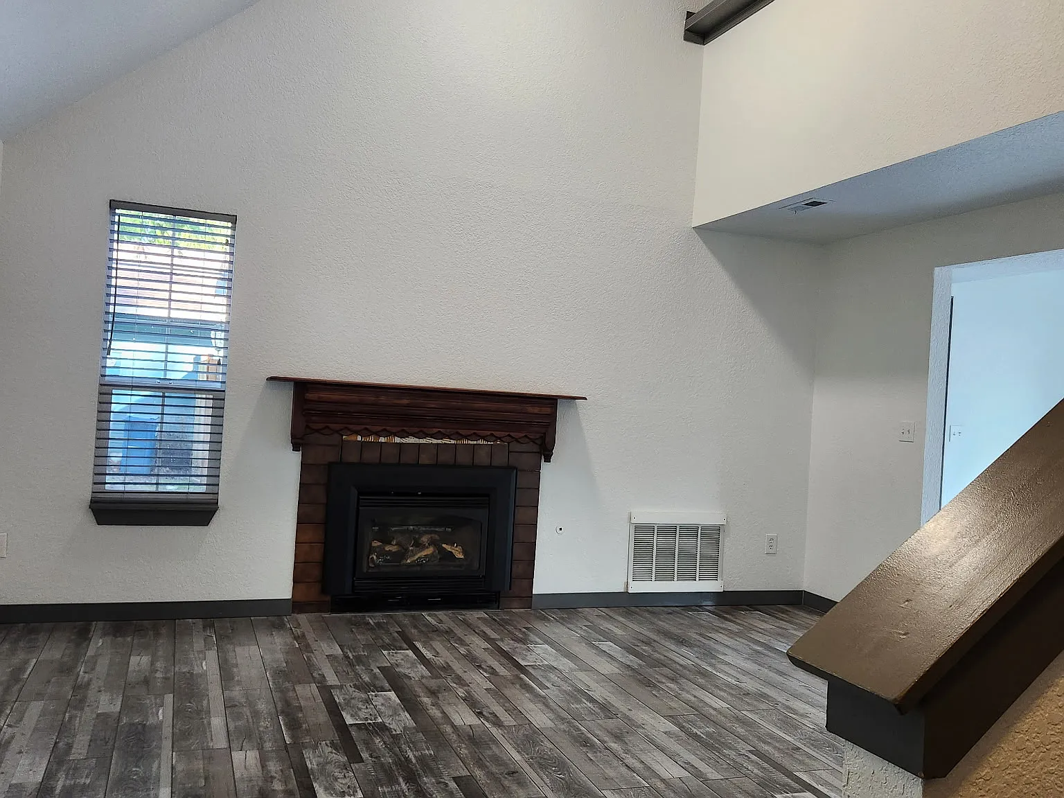 3 bed, 1550 sqft, $2,948 — Photo 4