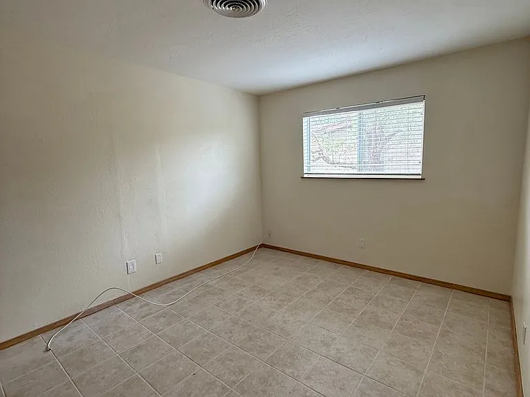 2719 Topley Ave — Photo 21