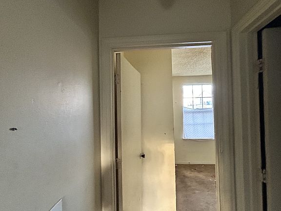 4th image of 2706 Vista Ln