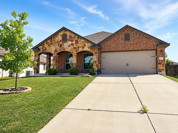 2nd image of 1617 Lubbock Dr