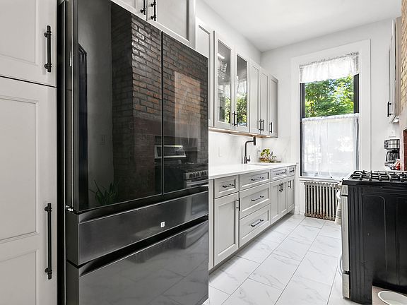 2nd image of 275 Bleecker St APT 1