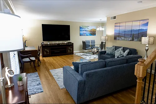 2905 Burch Ave #1 Photo 1