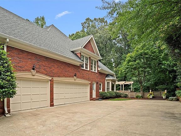 4th image of 431 Langley Oaks Dr SE