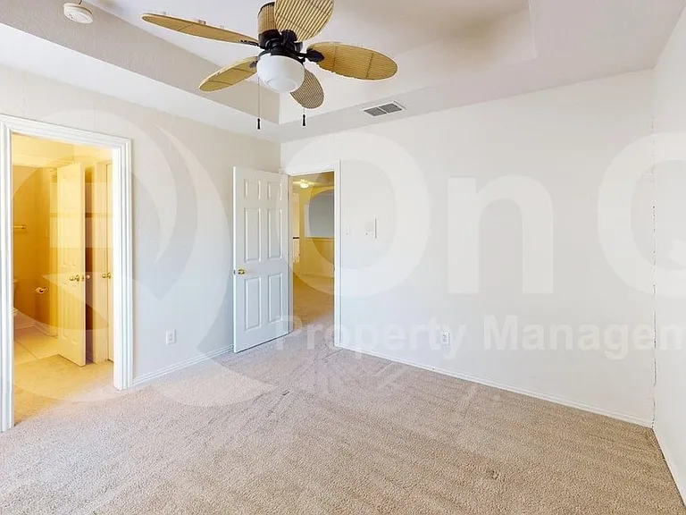 4513 Saint James Dr — Photo 24