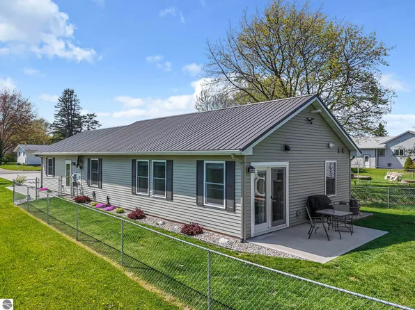 108 Barbara St, Cadillac, MI 49601