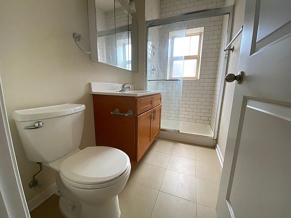 4th image of 4740 S Greenwood Ave APT 1w