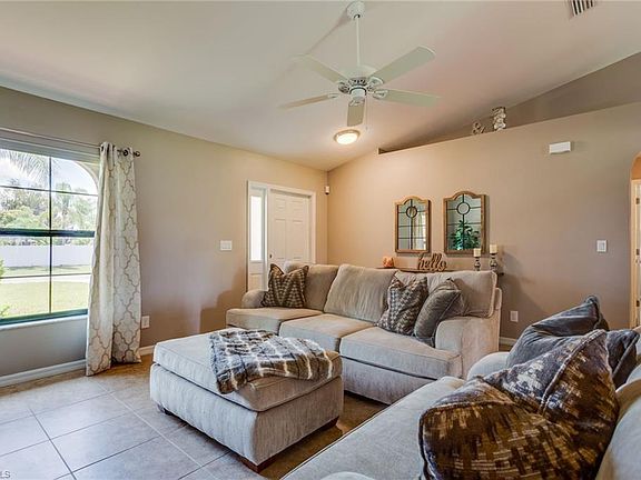 3rd image of 238 NE 10th Pl