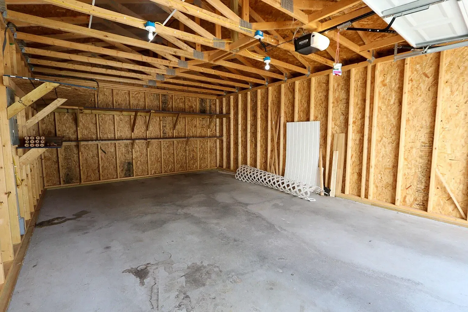 3 bed, 1259 sqft, $2,100 — Photo 4