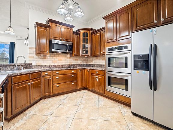 4th image of 40787 Eagle Ln