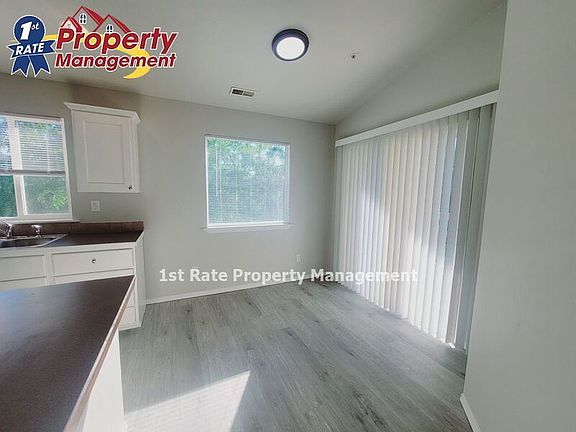 5th image of 898 N Bluffwood Ln APT 23