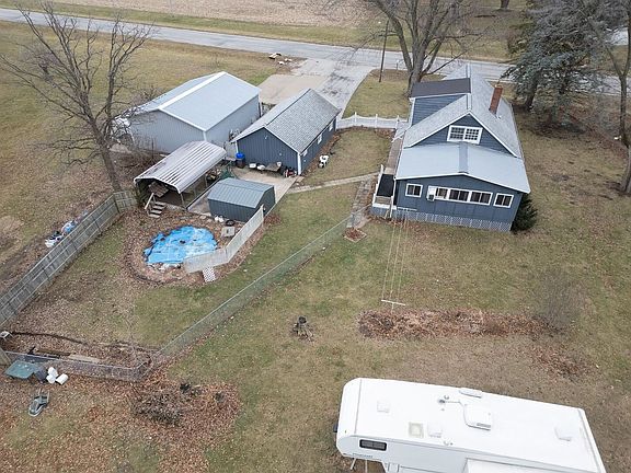 4th image of 1819 Coyne Center Rd