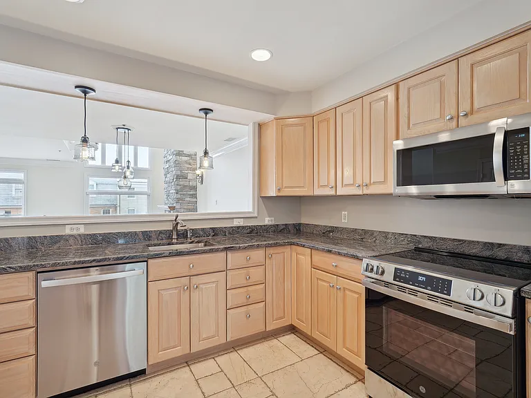 158 N Union St #Townhouse 158 — Photo 6