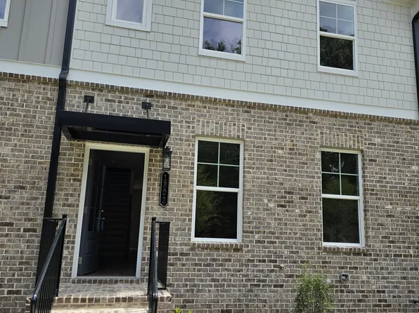 1302 Ainsworth Aly, Buford, GA 30518