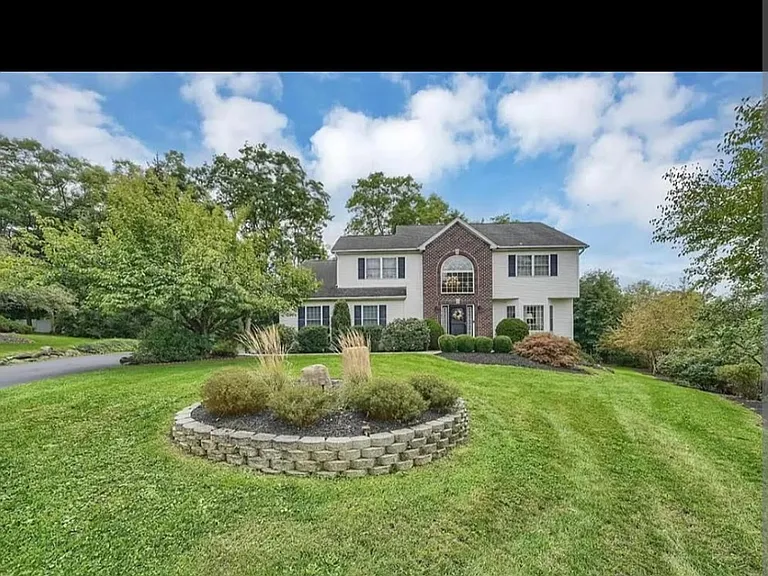97 Pelham Dr — Photo 12