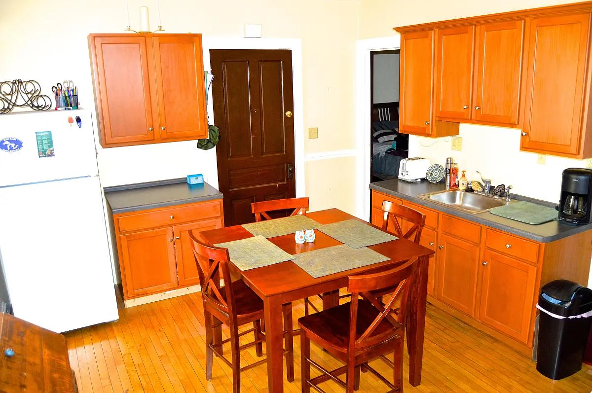 2 bed, 900 sqft, $1,375 — Photo 3