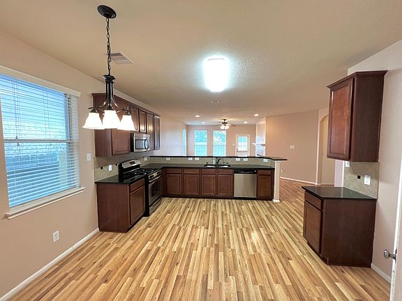 4th image of 11907 Golden Lodge Ln