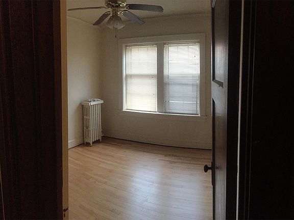 3rd image of 3069 S Kinnickinnic Ave APT 1