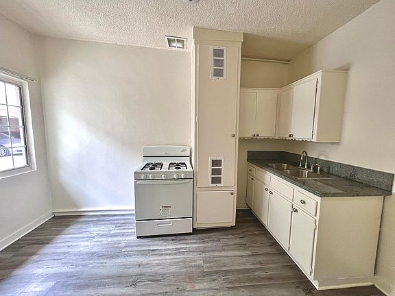4th image of 11118 Victory Blvd APT 5