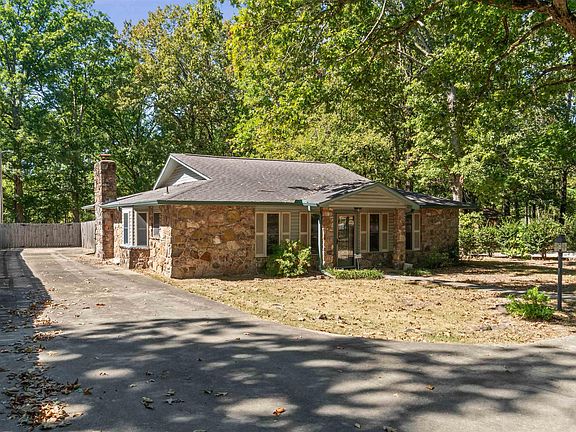 3rd image of 1006 Robin Rd