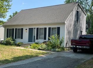25 Amos Dr, Springfield, MA 01118
