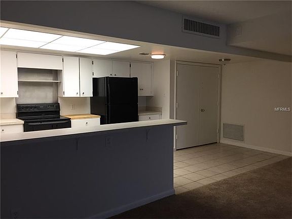 3rd image of 100 Oakmont Ln #107-108
