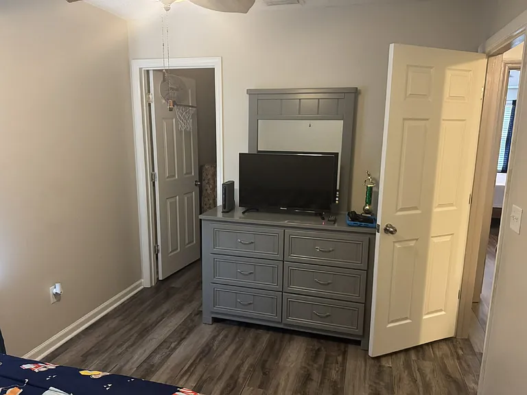 670 Grover Ln — Photo 32