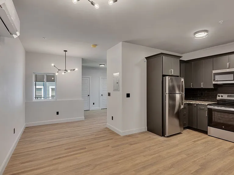 36 Pawling Ave #103 — Photo 8