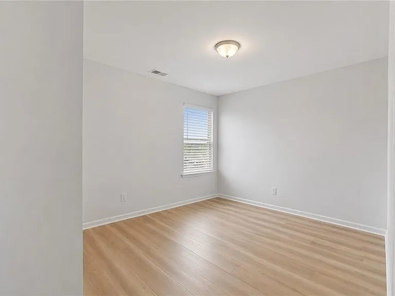 1339 Endicott Ct — Photo 25