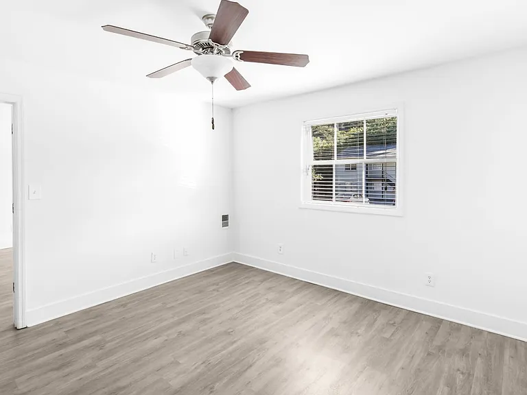 The Lennox — Photo 20