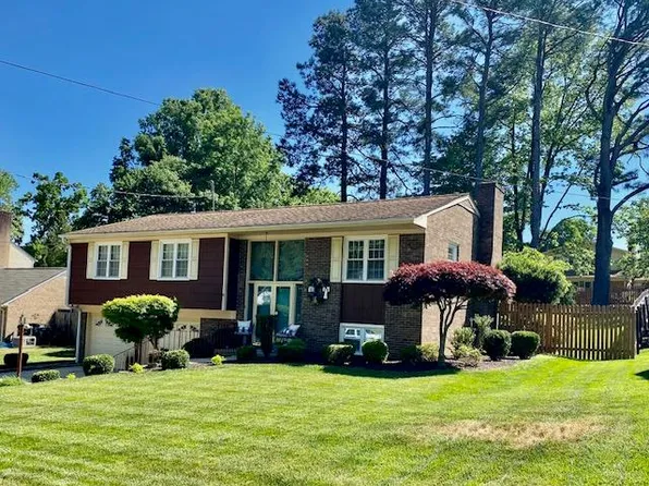 121 Banister Ct, Danville, VA 24540