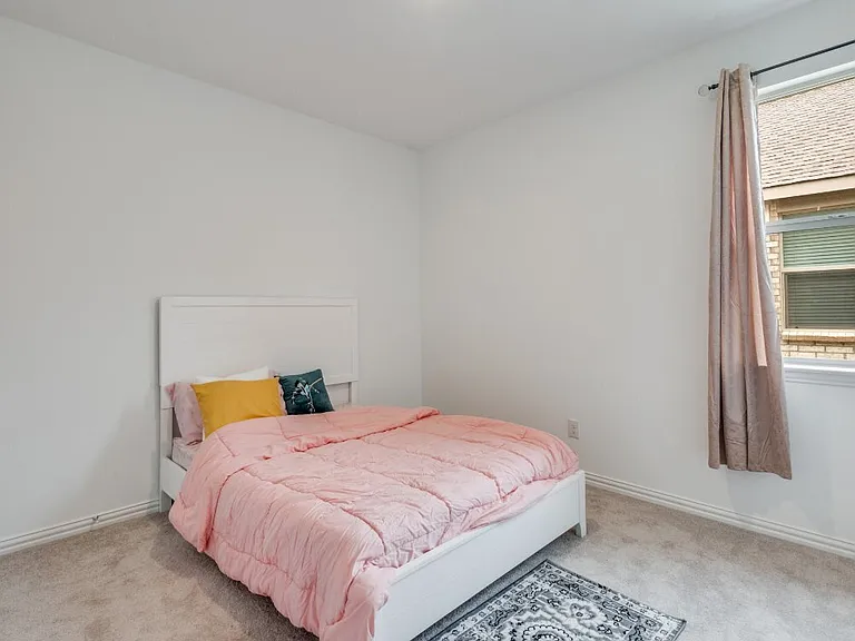 2116 Angus Dr — Photo 6