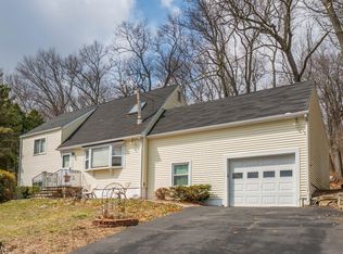 1461 Ivy Rd, Mohegan Lake, NY 10547