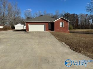 15752 Curtis Ln, Athens, AL 35611