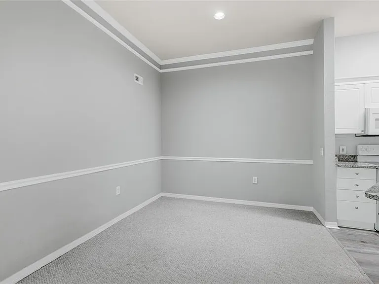 5122 Northridge Rd #307 — Photo 14