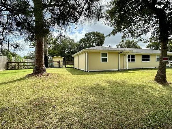 4031 Fairview Dr, Orange, TX 77630