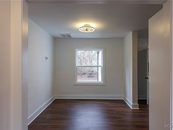 5th image of 3319 Woodys Ln