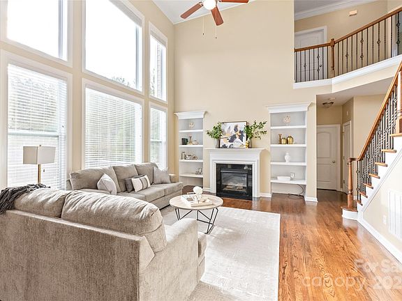 3rd image of 514 Chase Prairie Ln