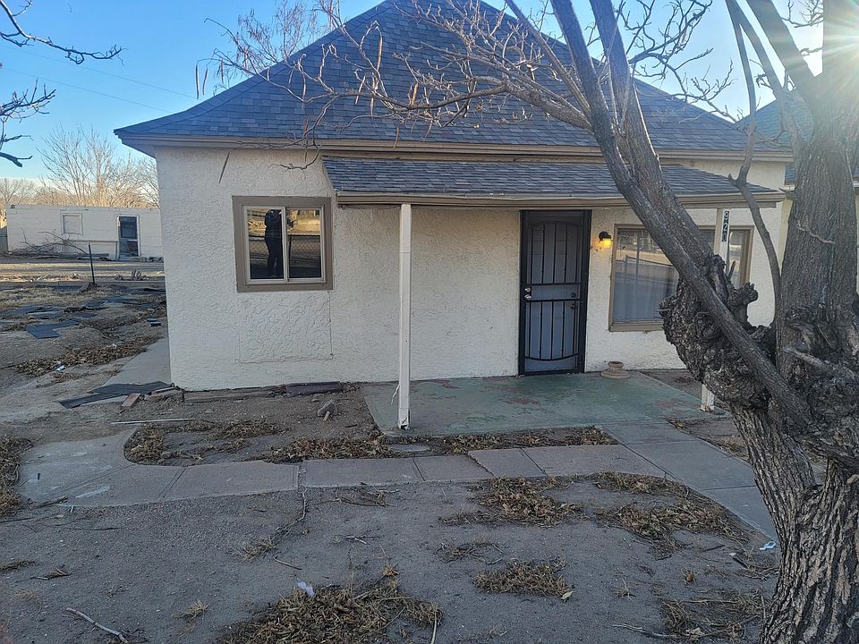 1st image of 920 E 4th St