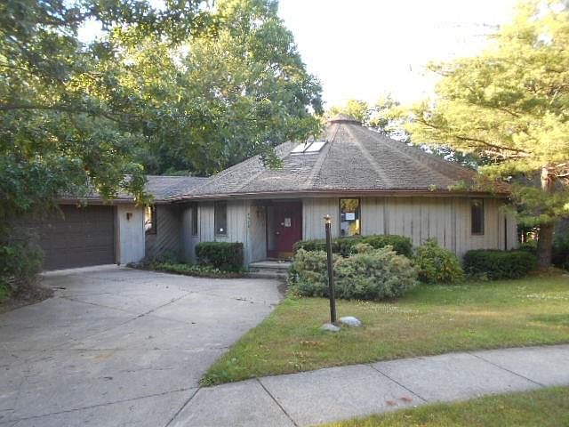 1st image of 4578 Pineview Ct