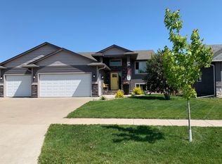 510 W Opal Ln, Hartford, SD 57033
