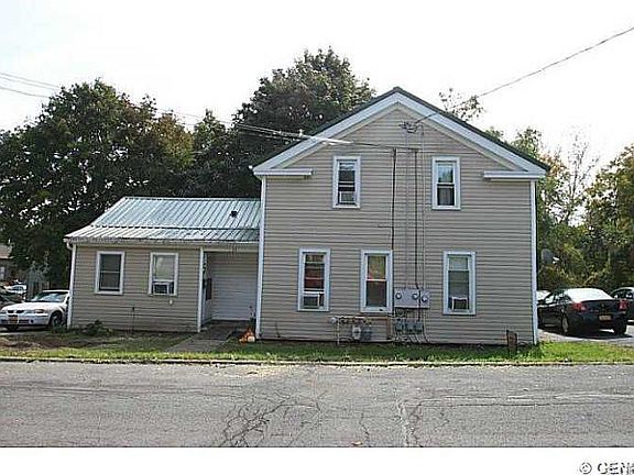 2nd image of 26 Thomas St