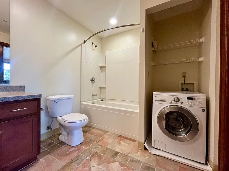 257 Lafayette Ave — Photo 8