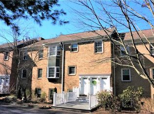 3 Valley View Rd APT 33, Norwalk, CT 06851