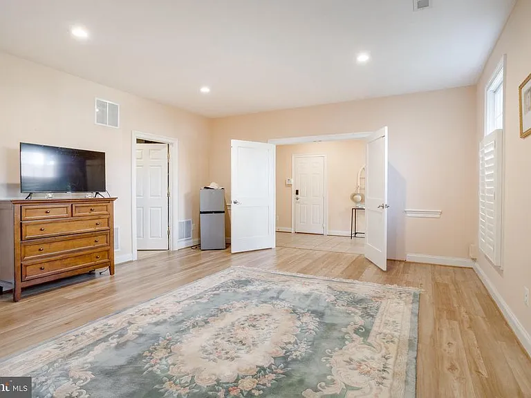 8320 Dockray Ct — Photo 29