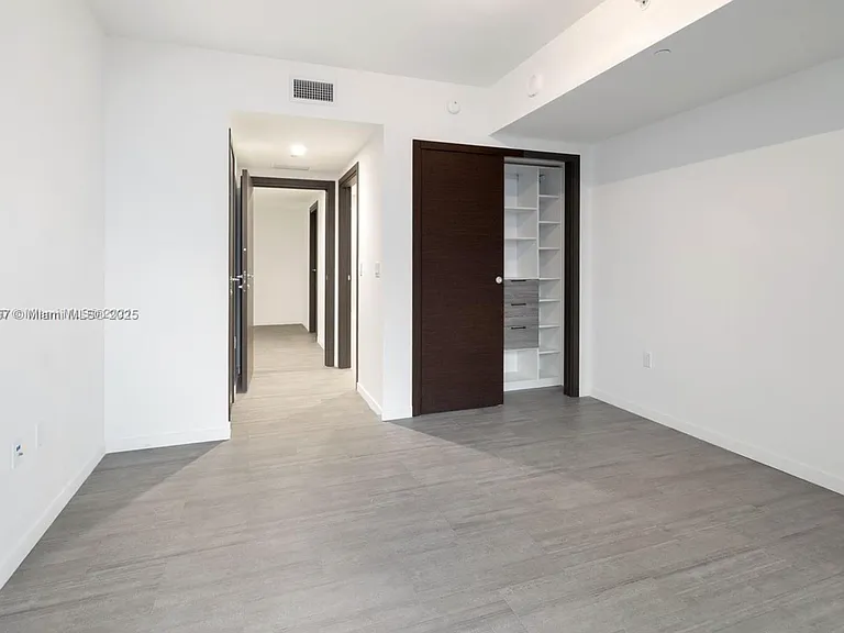 1000 Brickell Plz #2906 — Photo 11