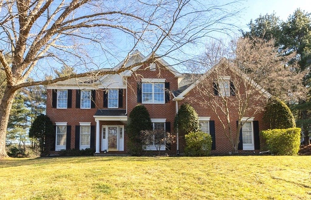 8 Dover Cir, Franklin, MA 02038 Zillow